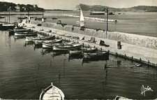 Carte SIX FOURS LES PLAGES La Jetée à Le Brusc bel alignement d'embarcations