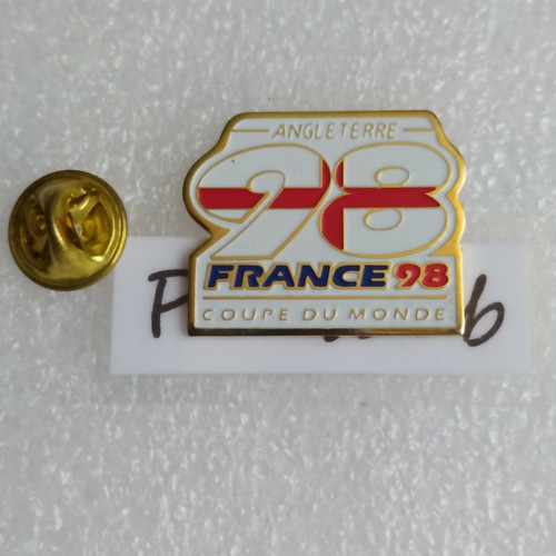 Pin football coupe - pin's-football--coupe, monde
