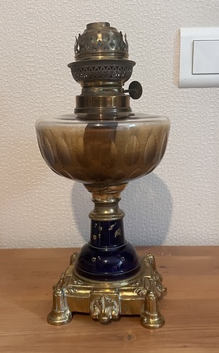 Ancienne lampe pétrole - à,