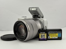 Sony �} NEX-3 with E 18-55mm