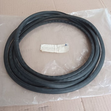 Enjoliveur pare-brise Ford