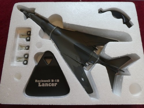 Avion metal rockwell - metal, b1b