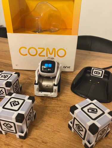 Robot cozmo anki out - anki, of