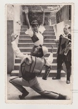 Jeune homme et jolie femme en