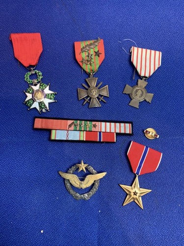 Militaria lot medailles - militaria,