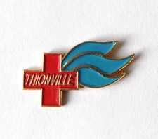 Pin's Croix Rouge  Thionville