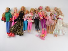 Lot de 10 Poupées Barbie Mattel Années 80/90 avec Tenues et Accessoires Vintage