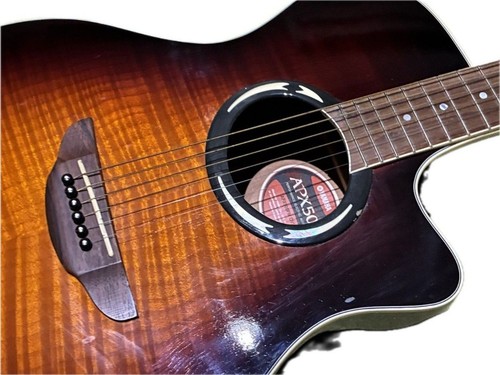 Guitare acoustique électrique
