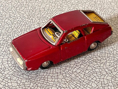 Voiture rouge tôle à - rouge,