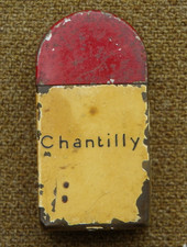 BRIQUET  BORNE KILOMÉTRIQUE  - CHANTILLY - FONCTIONNE - AUTOMOBILIA