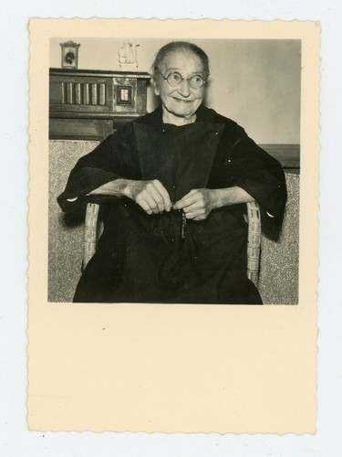 Photo snapshot dame - la, âgée