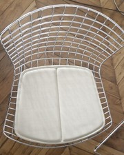 6 Chaises Harry Bertoia Wire en maille inox Knoll - galette assise blanc cassé