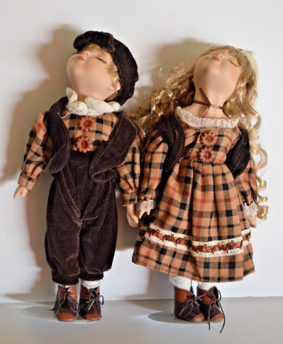 Menie porcelain kissing dolls - menie,