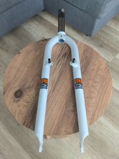 Fourche VTT 26 " Kona P2 1'1/8" filetée 130mm - Pour VTT taille S/M