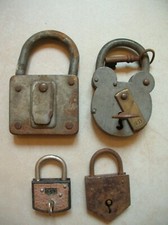 Lot de 4 anciens cadenas 2 avec clé de 6 cm à 10,5 cm n°11 