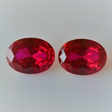 1 Paire de Rubis Hydrothermal Rouge Sang du Mozambique = 21,535 ct Taille Ovale