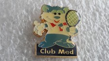 PIN S CLUB  MED