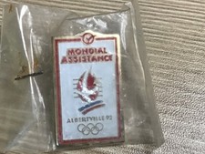 pins ALBERTVILLE 92 MONDIAL ASSISTANCE signe. jeux olympiques FRANCE