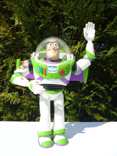 Statue buzz l - buzz, l'eclair