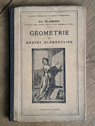 Livre scolaire ancien - livre,