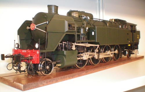 Fulgurex locomotive vapeur - à,