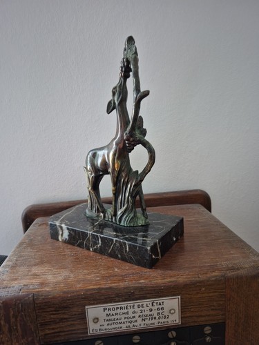 Sculpture biche raisin - sculpture, au