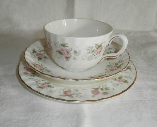 Ancien trio assiettes tasse - ancien, +