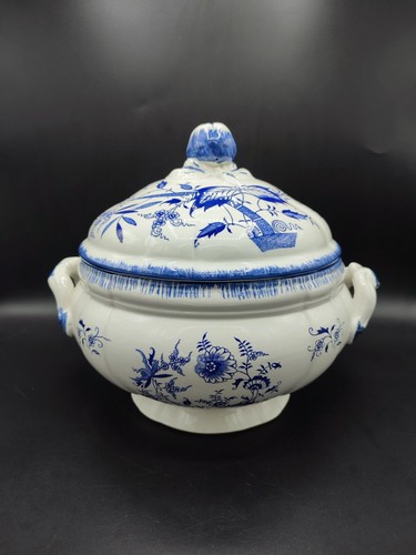 Ancienne grande soupière - , en