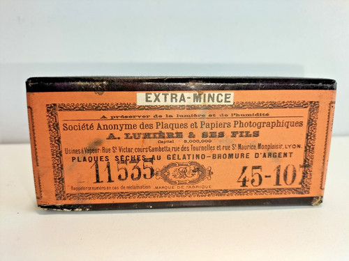 Ancienne boite pleine plaques - boite,
