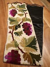 Linge ancien embrase en tapisserie avec poignées  en métal noir  ( ref 11 )