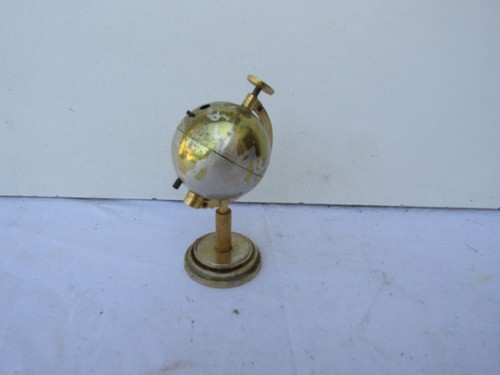 Ancien briquet mappemonde - briquet,
