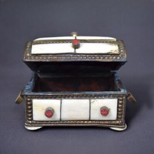 Coffret à Bijoux en Os et