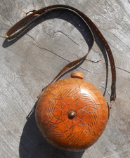 Une Gourde Coloquinte : DEO JUVANTE   !