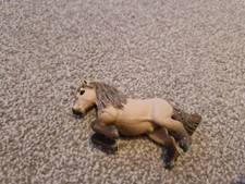 SCHLEICH PONEY SAUTANT