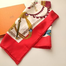 Écharpe en soie HERMES Hermes