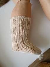 Poupée ancienne : chaussettes
