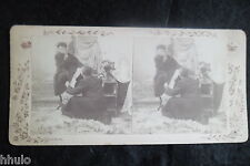 STB044 Scène de genre Femme Homme regard sous la jupe photo STEREO amateur