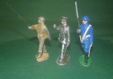 lot de petits soldats porte drapeau Quiralu Aludo ?