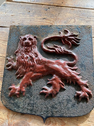 Plaque écusson avec - avec, lion