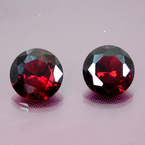 Grenat rouge almandin naturel