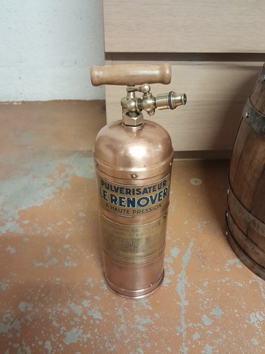 Pulvérisateur ancien - ancien, le