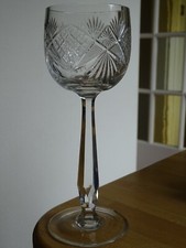 UN ANCIEN VERRE A VIN DU RHIN