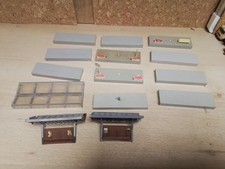 MKD JOUEF ? HO. MAQUETTE DECOR PETITS QUAI PANNEAUX TOIT. LOT