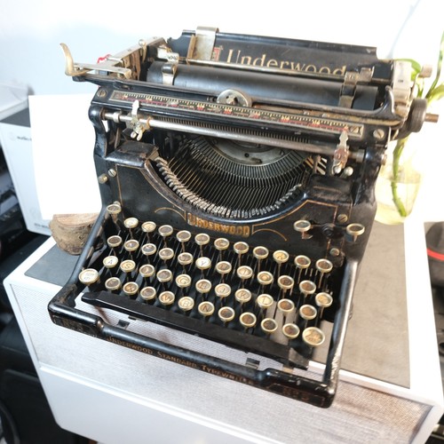 Antique underwood manual - antique, no