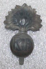 Insigne de casque  Adrian  de l'infanterie    modèle 15  1ere guerre 