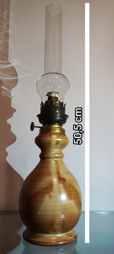 Ancienne lampe pétrole - à,