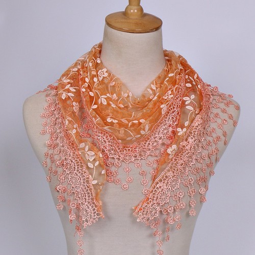 Foulard triangulaire motif