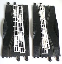 SCALEXTRIC     LOT DE 2 CHICANES AVEC LES BARRIÈRES    BON ÉTAT  ANNÉES 60/70