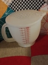  pichet doseur verseur gradué mesureur  TUPPERWARE VINTAGE avec couvercle 