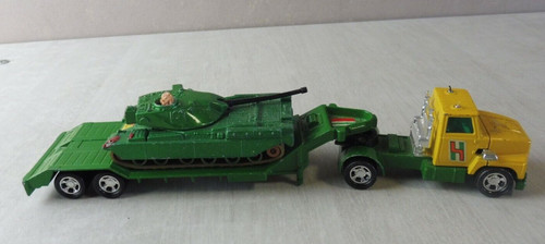 Ancien camion porte tank - ancien, tank,